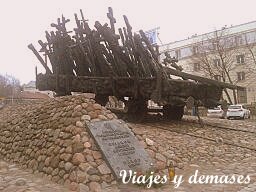 Monumento a los héroes del ghetto de Varsovia Monumento a los héroes del ghetto de Varsovia