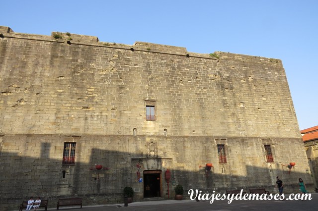 El castillo de Carlos V.