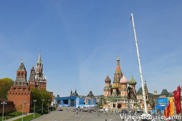 Al fondo se ve el escenario.