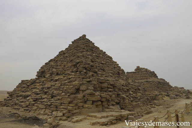 Estas pequeñas tumbas están muy destruidas.