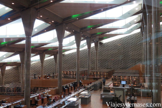 Interior de la Interior de la biblioteca. 