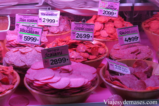 Hay muchísima variedad de embutidos.