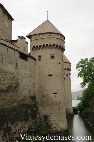 Una de las murallas exteriores del castillo.