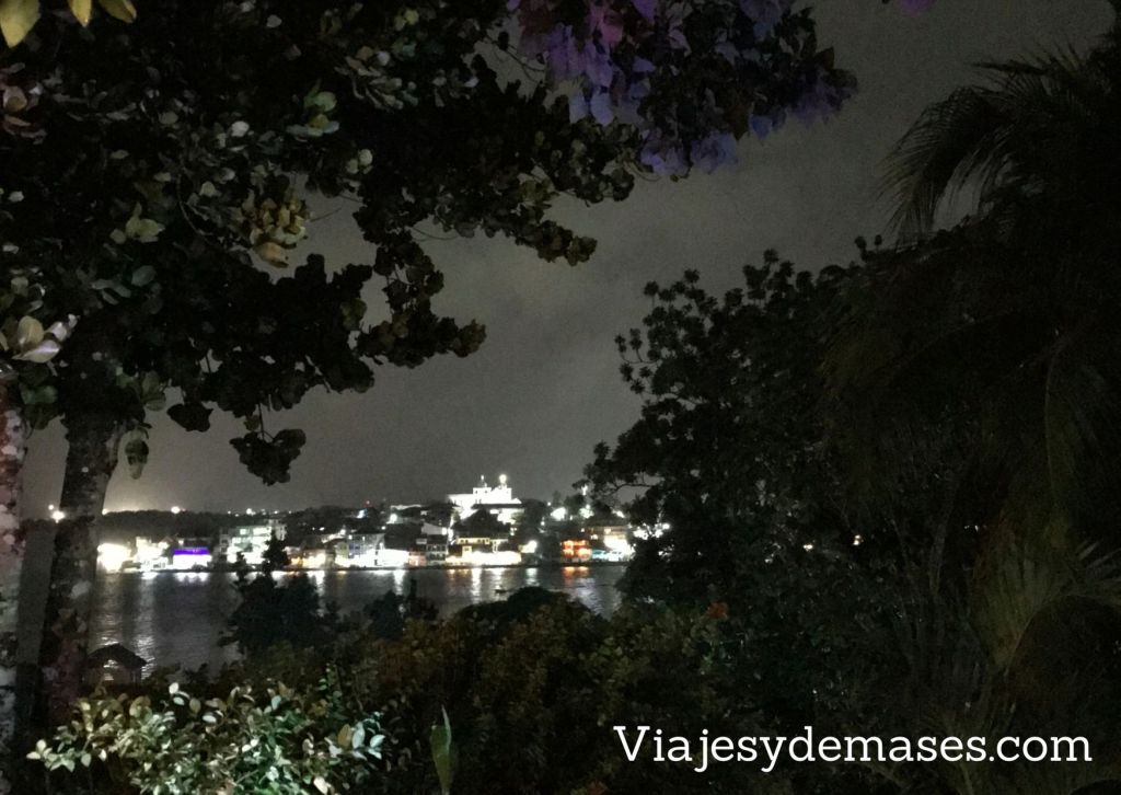 Isla de Flores by nigth